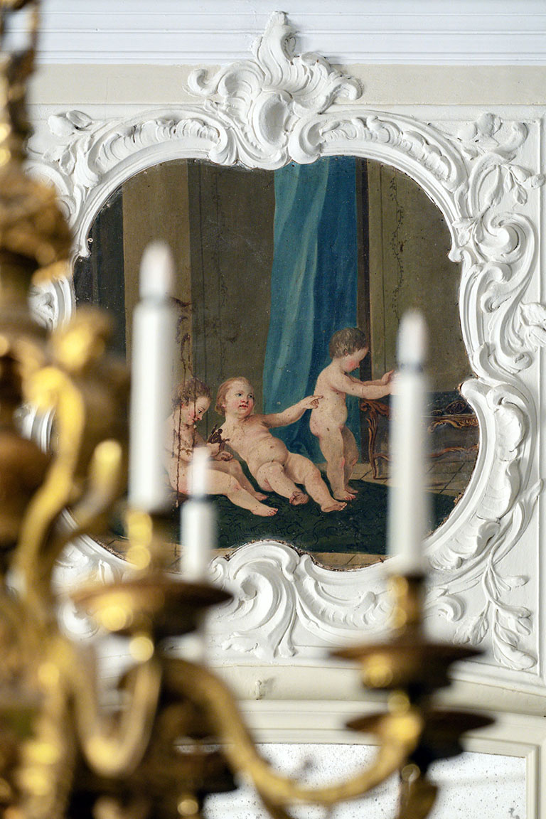 Décor de gypserie avant restauration